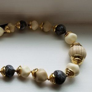 necklace grey cream